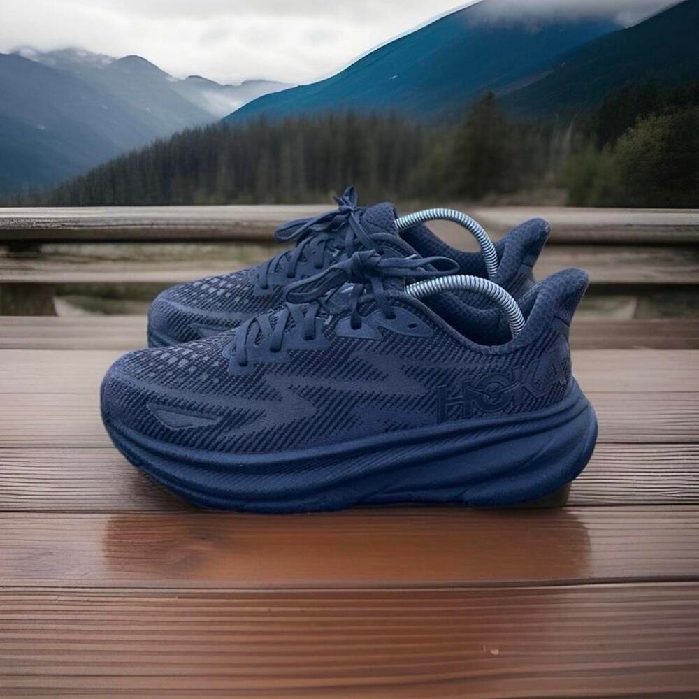 Hoka One One Clifton 9 Men Size 9 D Style Code: 1127895-BBLC Triple Black Shoes